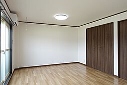 Surplus　Two中島ハイツ 106 1階1LDKのリビング/ダイニング