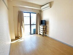 パーシモンハウス 3階ワンルームのリビング/ダイニング