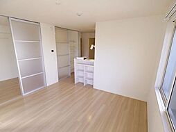 グリーンゲイブルズ 2階1LDKのリビング/ダイニング