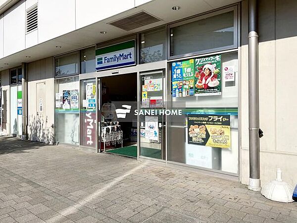 画像18:ファミリーマート狭山市駅西口店 徒歩7分。 530m