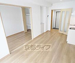 近鉄京都線 桃山御陵前駅 徒歩1分の賃貸マンション 3階1LDKのリビング/ダイニング
