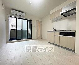三永レジデンス京都 102 1階1LDKのリビング/ダイニング