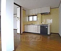 京阪本線 藤森駅 徒歩9分の賃貸マンション 1階2LDKのリビング/ダイニング