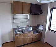 ウッド調の使いやすいキッチンです