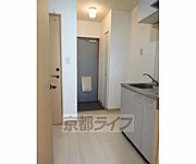 幅員の広い廊下です