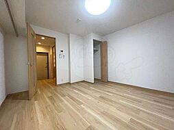 フラッティ千本下長者町 1階1Kのリビング/ダイニング