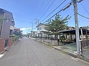 外観:前面道路5.8ｍ　現地写真2025.8.8撮影