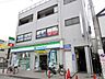 周辺：【コンビニエンスストア】ファミリーマート 久米田駅前店まで744ｍ