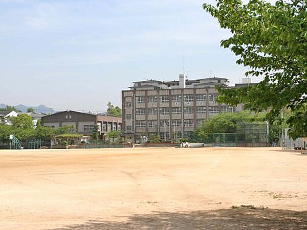 画像23:【中学校】泉佐野市立新池中学校まで2141ｍ