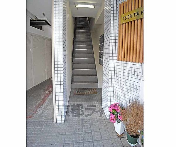 画像20:各住戸へつながる階段です。
