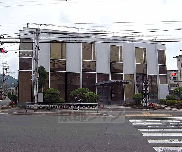 画像30:京都中央信用金庫 常盤東支店まで114m 丸太町通り沿いにございます。駐車場完備。