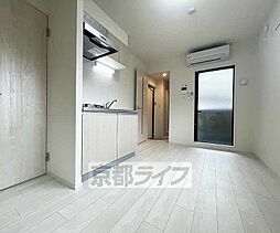 三永レジデンス京都 101 1階1DKのリビング/ダイニング