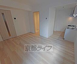 ヴァンベール御苑前 203 2階1LDKのリビング/ダイニング