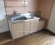 少し大きめの使いやすいキッチンです