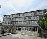 打出中学校まで520m