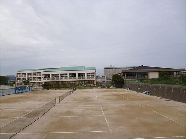 画像17:日立市立泉丘中学校（855m）