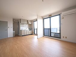 クイーンメアリー鷹 202 2階2LDKのリビング/ダイニング