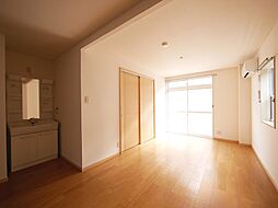 ロイヤルヒルズ 106 1階1LDKのリビング/ダイニング