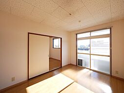 エルディム大沼 202 2階2DKのリビング/ダイニング