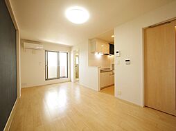 ヴィラソレイユ 201 2階1LDKのリビング/ダイニング