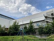 中学校「西東京市立ひばりが丘中学校まで2149m」