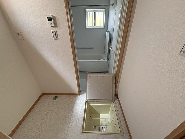 収納 彦根市東沼波町