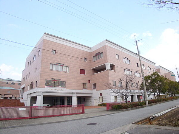 画像23:私立大阪芸術大学短期大学部伊丹学舎 360m
