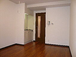 YKビル 2階ワンルームのリビング/ダイニング