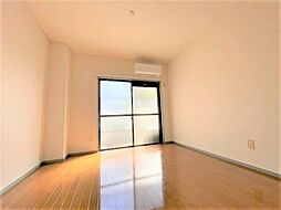 モノリスビル 1階ワンルームのリビング/ダイニング