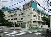 渋谷区立代々木中学校（1196m）