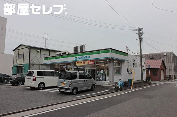 画像28:ファミリーマート黄金通四丁目店 642m