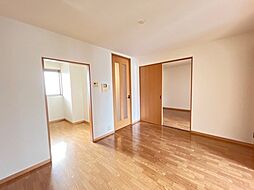 グランドール佐渡 2階3DKのリビング/ダイニング