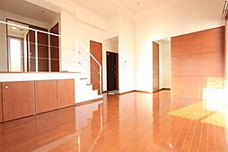 J.VISCONTI 2階1LDKのリビング/ダイニング