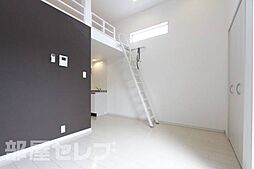 LUCE 2階ワンルームのリビング/ダイニング