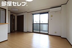 シームリー・ハウス 1階ワンルームのリビング/ダイニング