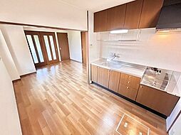 プロニティーハイム 1階2LDKのリビング/ダイニング