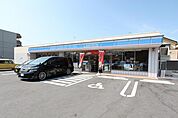 ローソン中川戸田三丁目店 371m