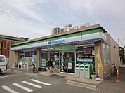 ファミリーマート中川松葉町店 463m