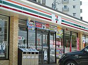 セブンイレブン名古屋舟戸町店 49m