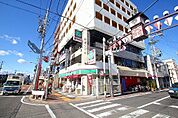 ローソンストア100太閤通六丁目店 103m