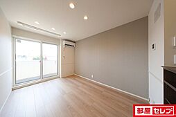 プラムVI 2階1LDKのリビング/ダイニング