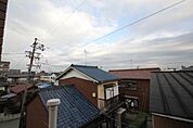 201号室の内装写真参照