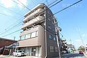 がっしりとした外観です。