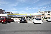 ミニストップ名古屋稲上町店 215m