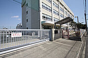 名古屋市立杉村小学校 564m