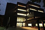 愛知芸術文化センター愛知県図書館 513m