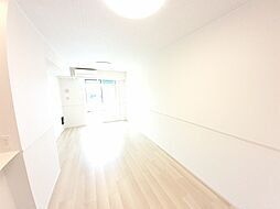 ラズリ 1階1LDKのリビング/ダイニング