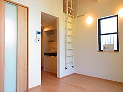 Angelique 1階ワンルームのリビング/ダイニング