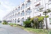 平塚市立横内小学校 徒歩9分。 690m