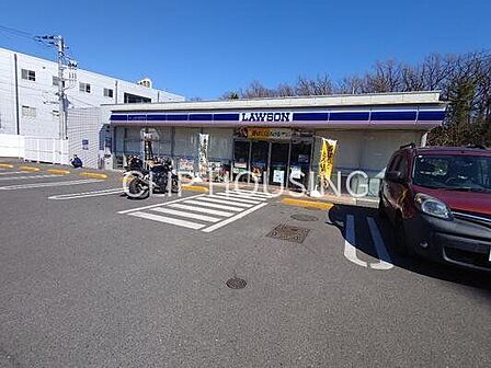 ローソン茅ヶ崎殿山公園入口店 徒歩1分。 80m